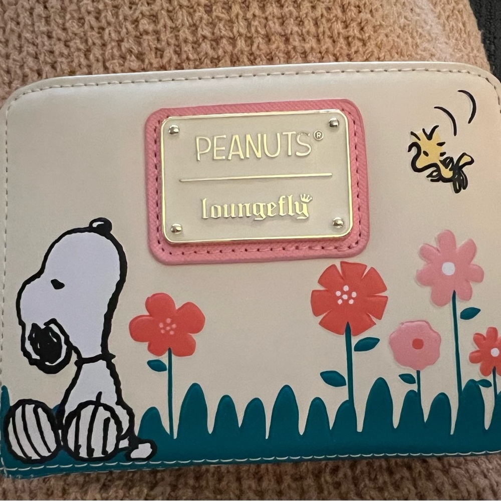 Loungefly Peanuts Snoopy Floral Wallet - Cream, Orange, Blue